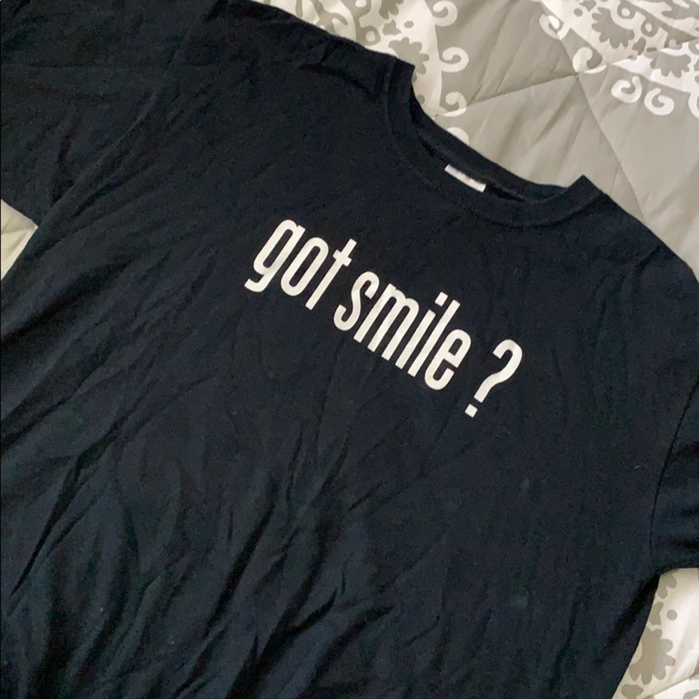 Black “got smile?” Tee